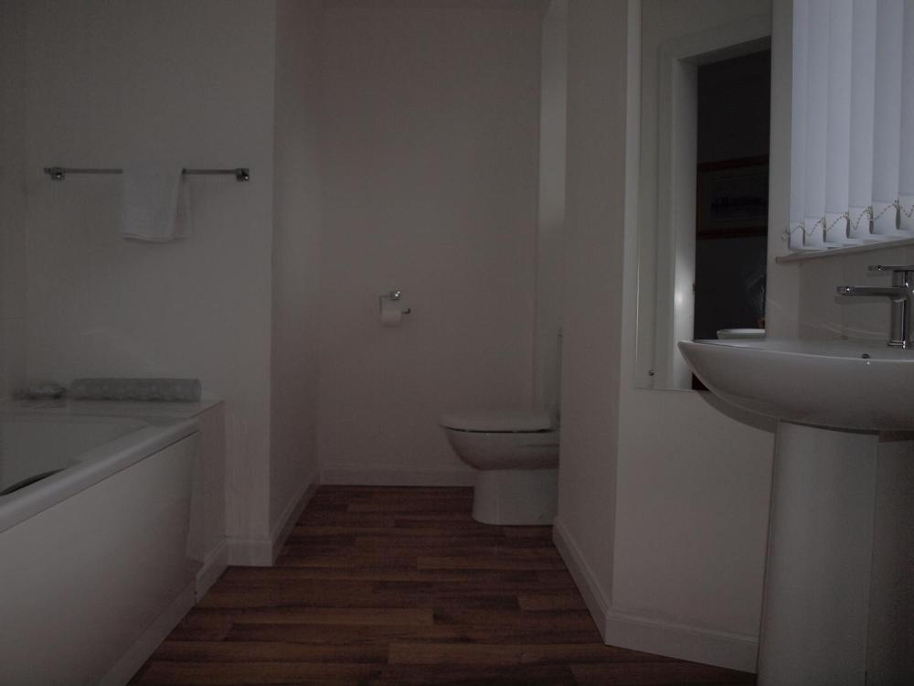 Family Room (2 Adults + 2 Children)